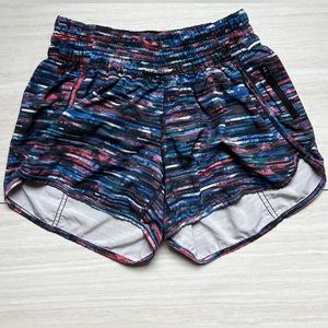 Lululemon Tracker Shorts, Size 6